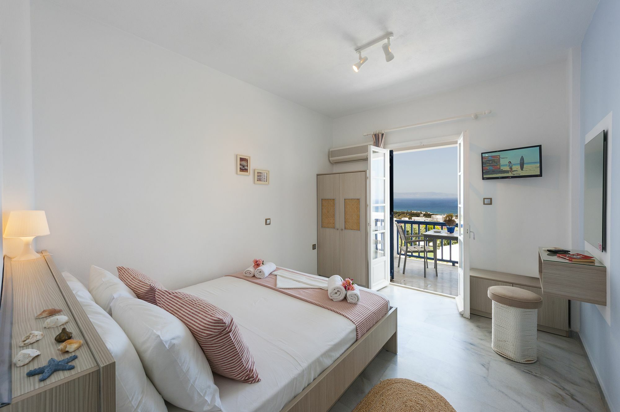 Dryades Family Hotel Дриос Экстерьер фото